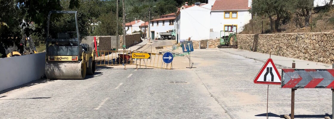 (Português) Circulação condicionada no Corredor Pedonal do Eixo Nascente-Poente da Portagem